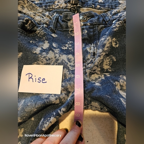 Forever 21 Printed Pants - Picture 5 of 8